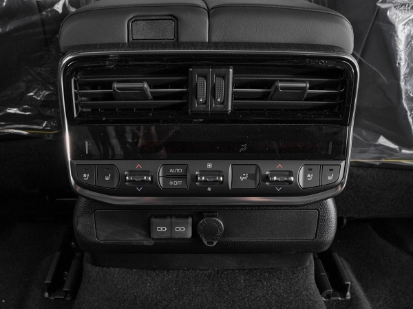 Toyota Land Cruiser, 300 Series фото №25