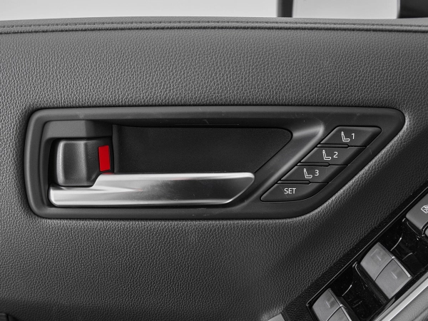 Toyota Land Cruiser, 300 Series фото №18
