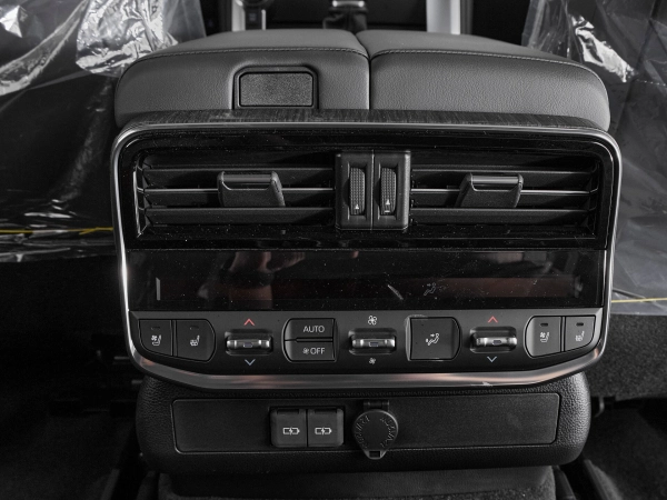 Toyota Land Cruiser, 300 Series фото №26