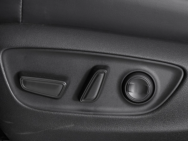 Toyota Land Cruiser, 300 Series фото №19