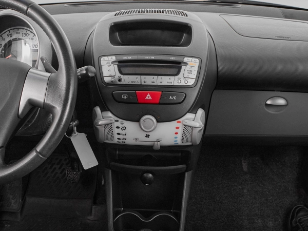 Peugeot 107, I Рестайлинг 2 фото №13