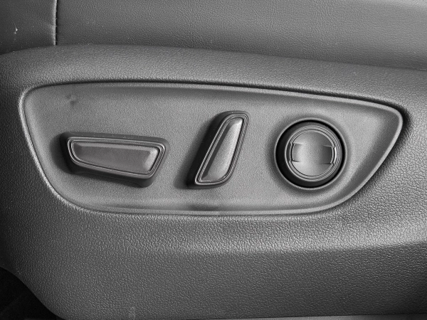 Toyota Land Cruiser, 300 Series фото №19