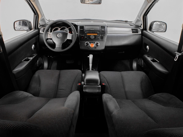 Nissan Tiida, I Рестайлинг фото №8