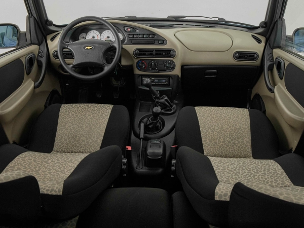 Chevrolet Niva, I фото №8