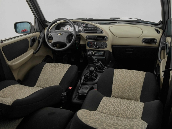 Chevrolet Niva, I фото №9