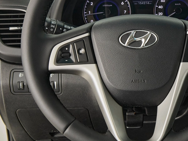 Hyundai Solaris, I фото №10