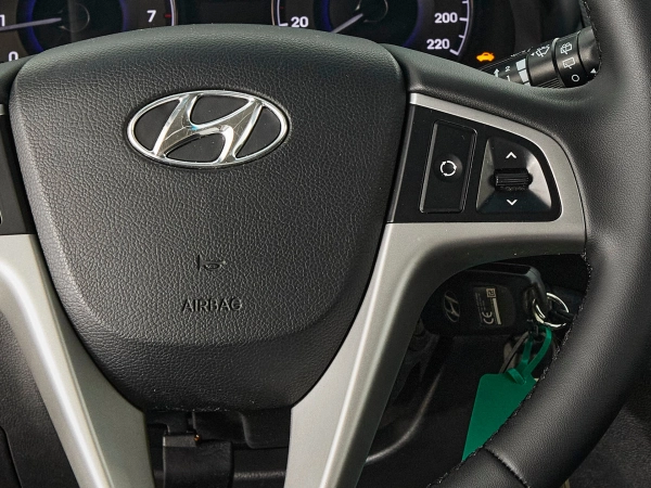 Hyundai Solaris, I фото №11
