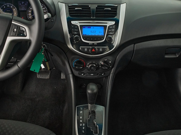 Hyundai Solaris, I фото №14