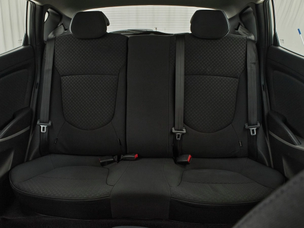 Hyundai Solaris, I фото №16