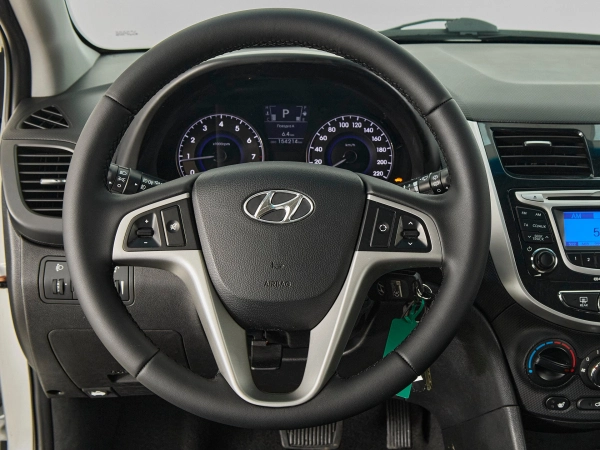 Hyundai Solaris, I фото №9