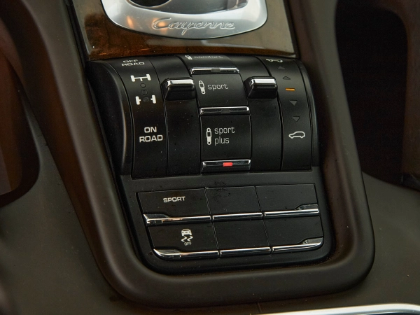 Porsche Cayenne, II Рестайлинг (958) фото №27