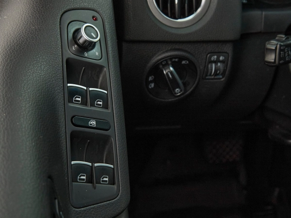 Volkswagen Tiguan, I фото №13