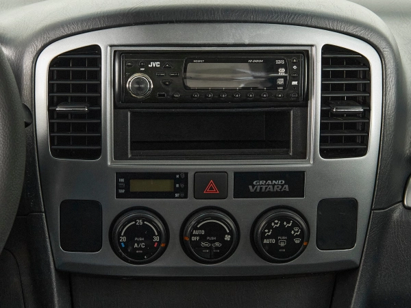 Suzuki Grand Vitara, I Рестайлинг фото №16