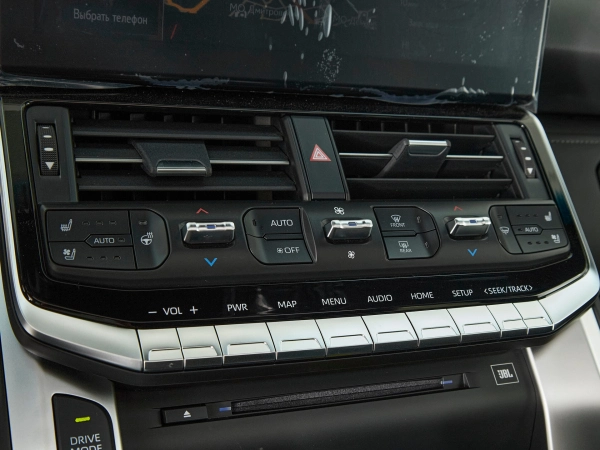 Toyota Land Cruiser, 300 Series фото №23