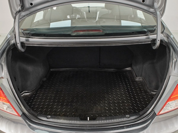 Hyundai Solaris, I фото №16
