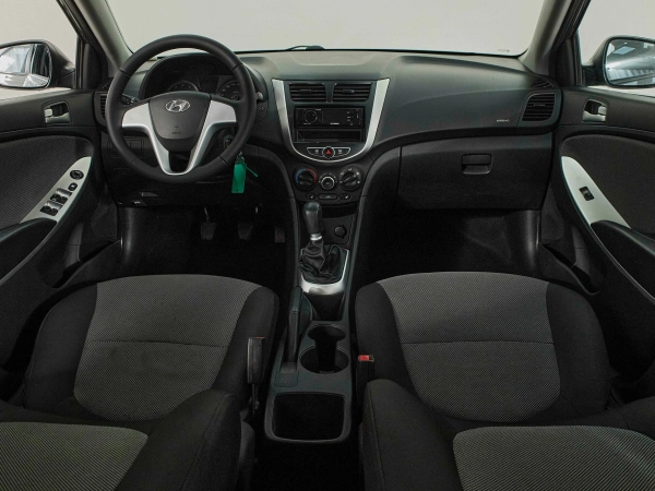Hyundai Solaris, I фото №8
