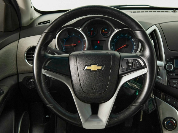 Chevrolet Cruze, I Рестайлинг фото №10