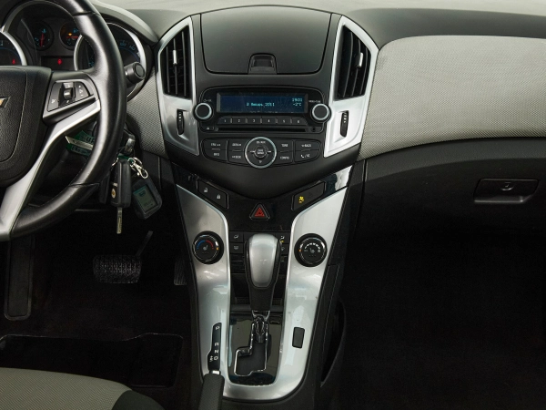 Chevrolet Cruze, I Рестайлинг фото №14