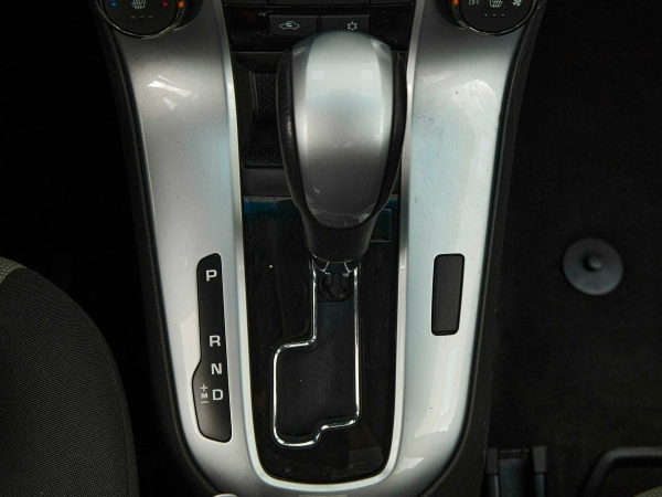 Chevrolet Cruze, I Рестайлинг фото №17