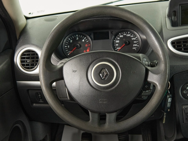 Renault Clio, III Рестайлинг фото №10