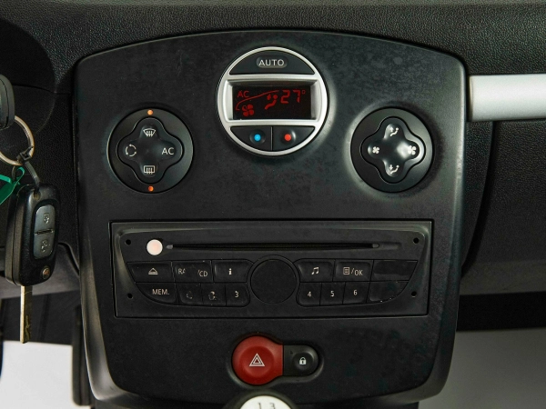 Renault Clio, III Рестайлинг фото №16