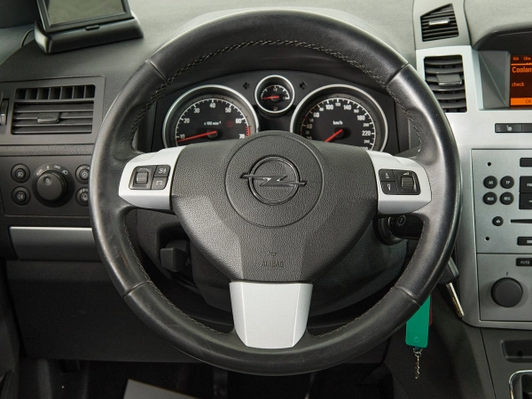 Opel Zafira, B Рестайлинг фото №10