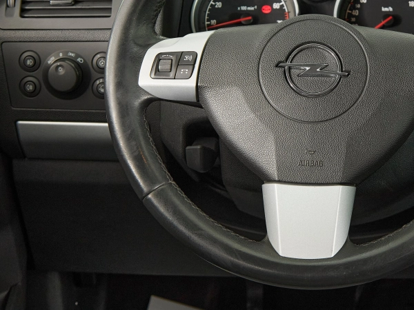 Opel Zafira, B Рестайлинг фото №12