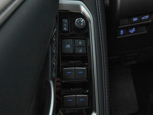 Toyota Land Cruiser, 300 Series фото №16