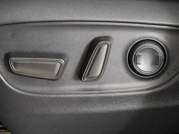 Toyota Land Cruiser, 300 Series фото №18
