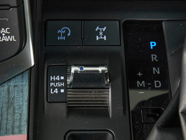 Toyota Land Cruiser, 300 Series фото №28