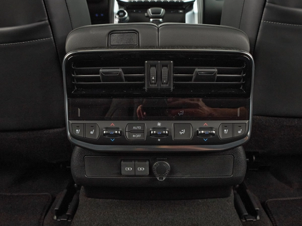 Toyota Land Cruiser, 300 Series фото №36