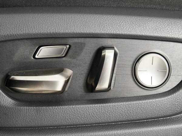 Lexus LX, IV фото №17