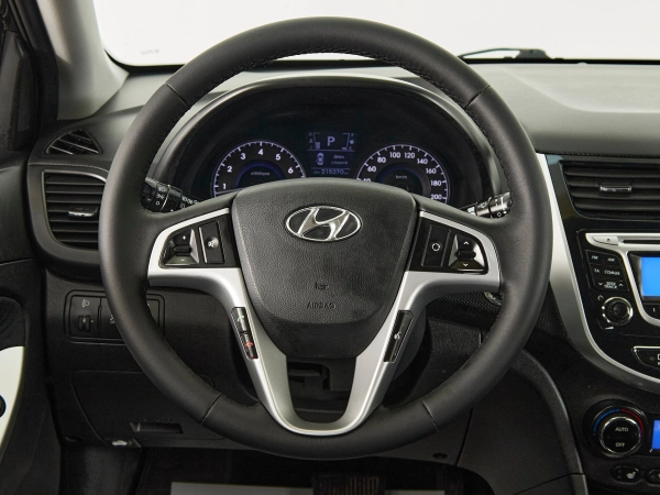 Hyundai Solaris, I фото №10