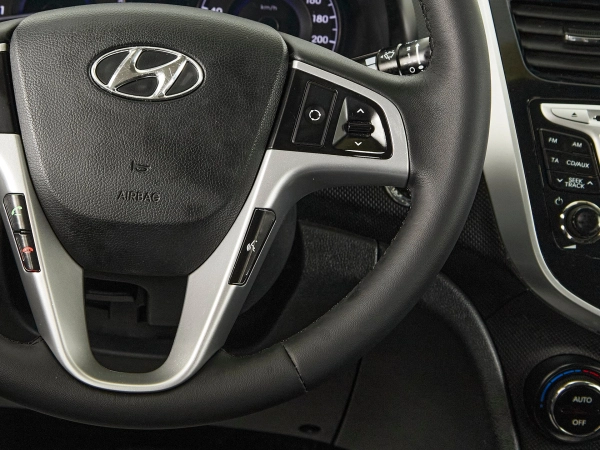 Hyundai Solaris, I фото №12