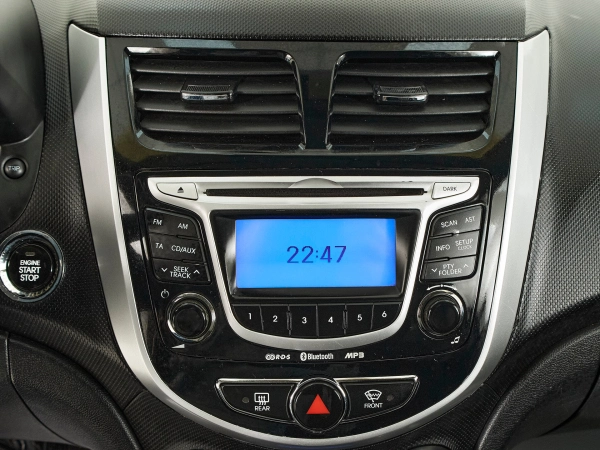 Hyundai Solaris, I фото №16