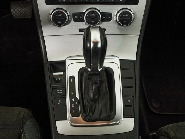Volkswagen Passat CC, I Рестайлинг фото №24