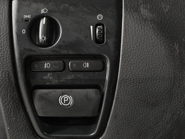 Volvo XC90, I Рестайлинг фото №13