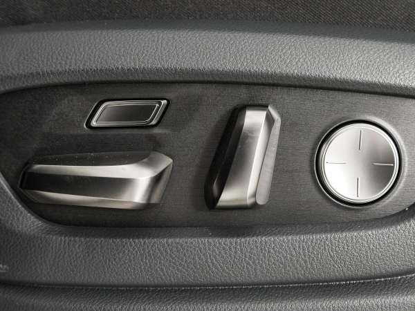 Lexus LX, IV фото №14