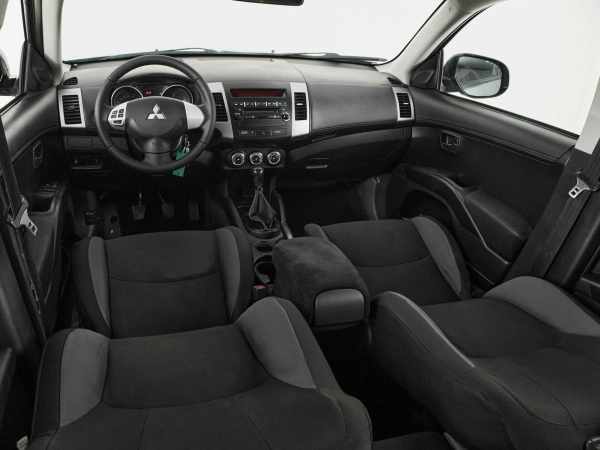 Mitsubishi Outlander, II Рестайлинг фото №7