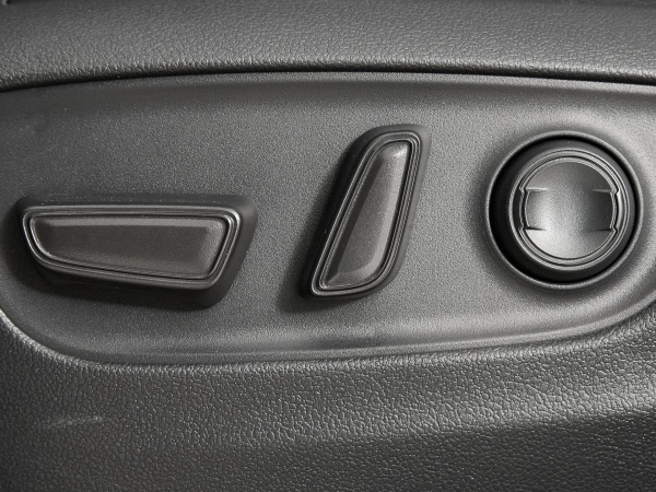 Toyota Land Cruiser, 300 Series фото №18