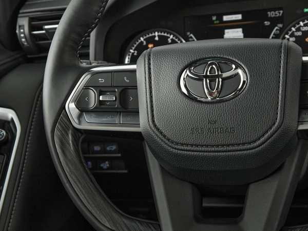 Toyota Land Cruiser, 300 Series фото №12