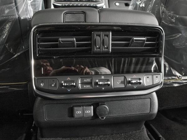 Toyota Land Cruiser, 300 Series фото №33