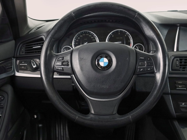 BMW 5 серии, VI (F10/F11/F07) Рестайлинг фото №10