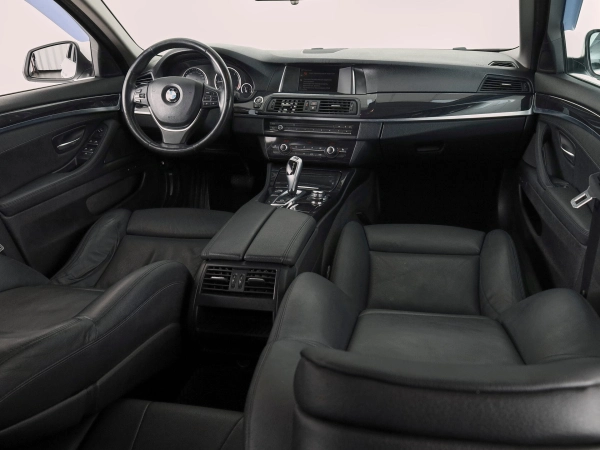 BMW 5 серии, VI (F10/F11/F07) Рестайлинг фото №9