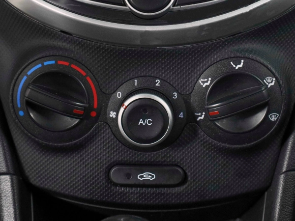 Hyundai Solaris, I фото №14
