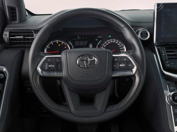 Toyota Land Cruiser, 300 Series фото №11