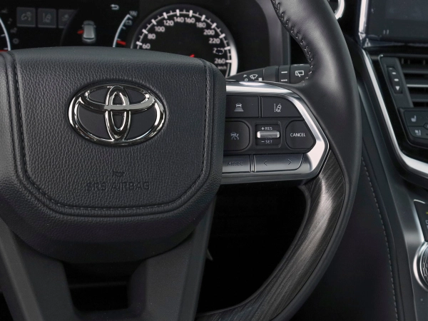 Toyota Land Cruiser, 300 Series фото №13