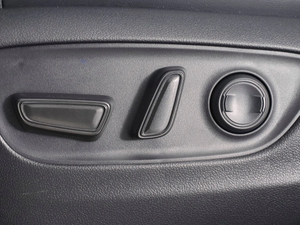 Toyota Land Cruiser, 300 Series фото №18