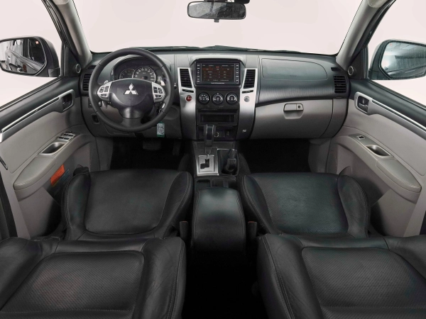 Mitsubishi Pajero Sport, II фото №8