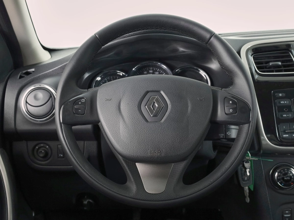 Renault Sandero, II фото №9